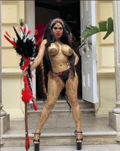 Juliana Vega - τον παιρνει όλο